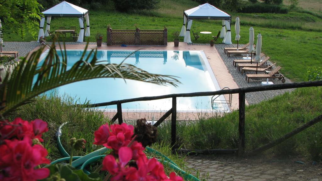 Villa Poggio Di Gaville Meleto Екстериор снимка